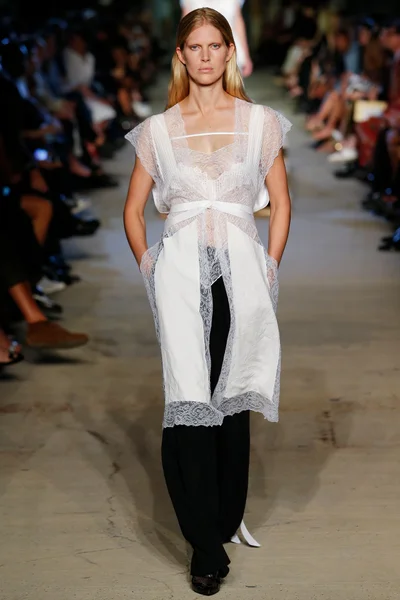Look 64